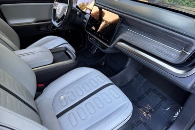 2023 Rivian R1S Adventure