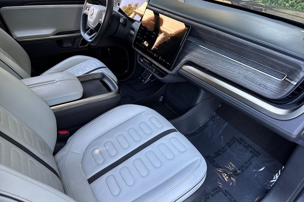 2023 Rivian R1S Adventure
