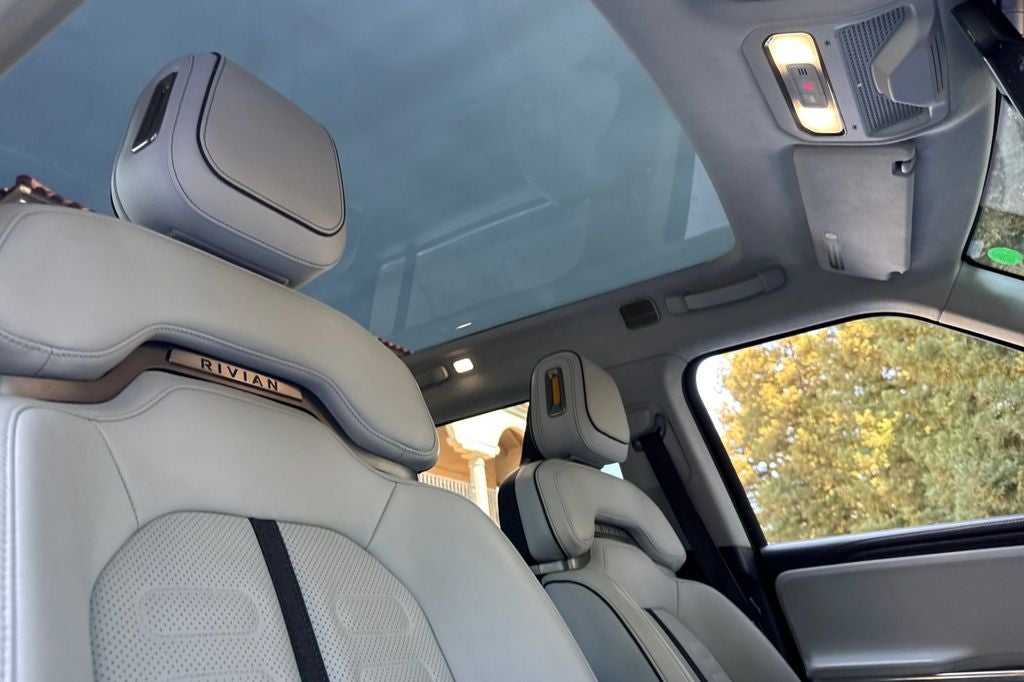 2023 Rivian R1S Adventure