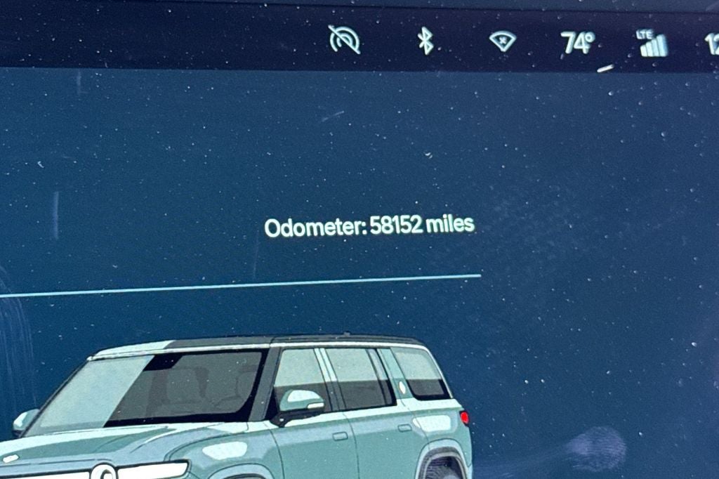 2023 Rivian R1S Adventure
