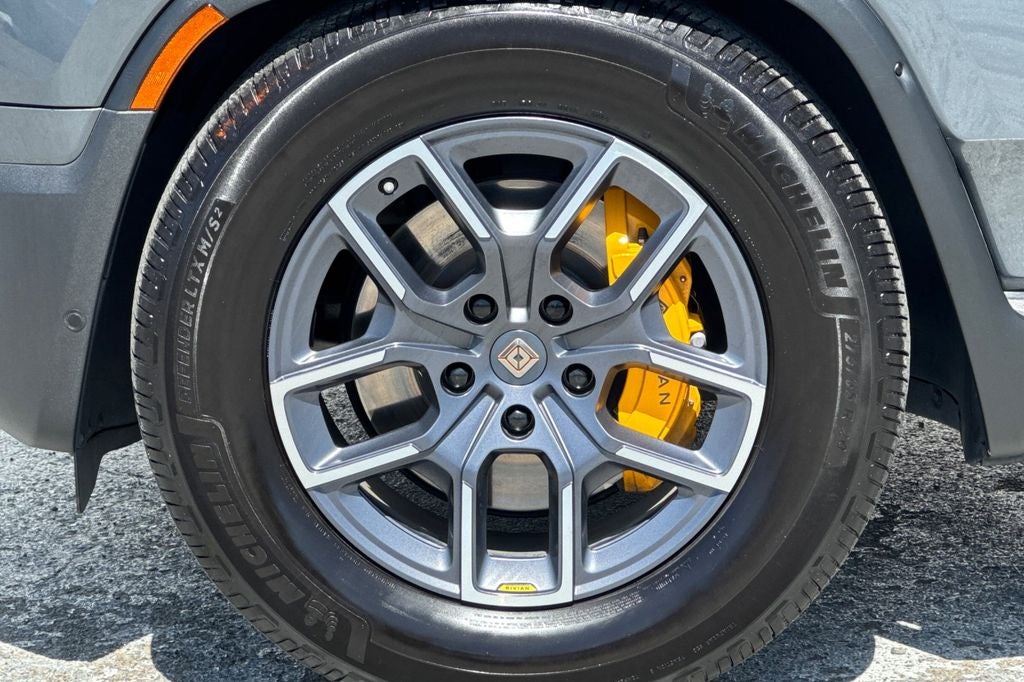 2023 Rivian R1S Adventure