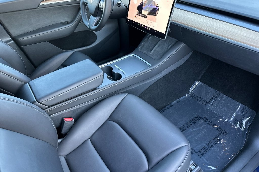 2023 Tesla Model Y HW4