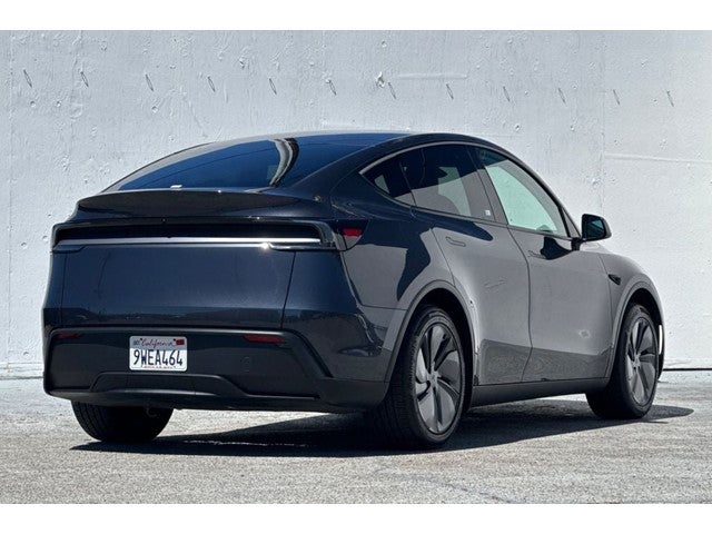 2026 Tesla Model Y Premium
