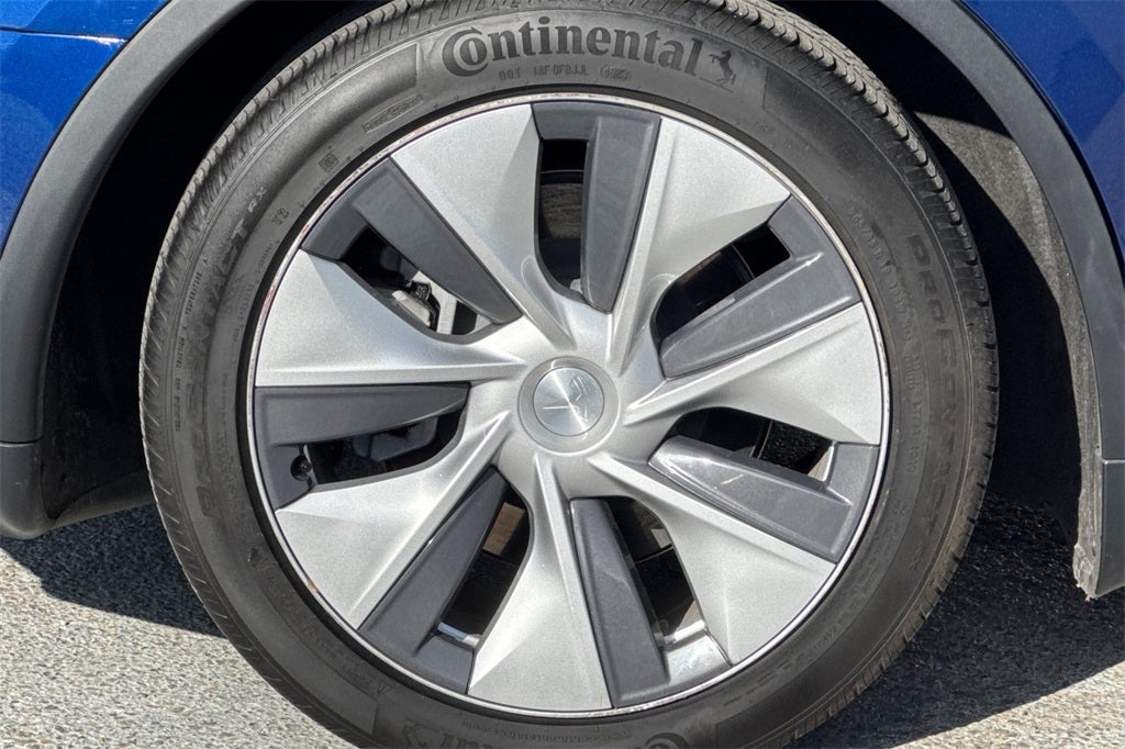 2024 Tesla Model Y Standard Range