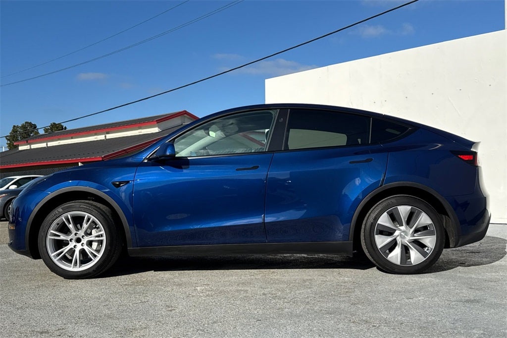 2024 Tesla Model Y Standard Range