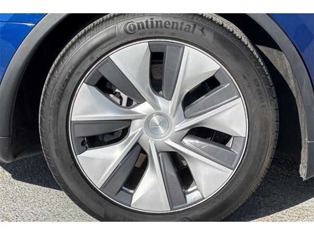 2024 Tesla Model Y Standard Range