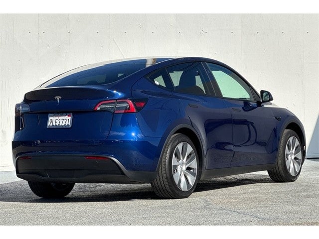 2024 Tesla Model Y Standard Range