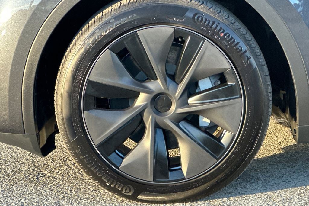 2025 Tesla Model Y Long Range