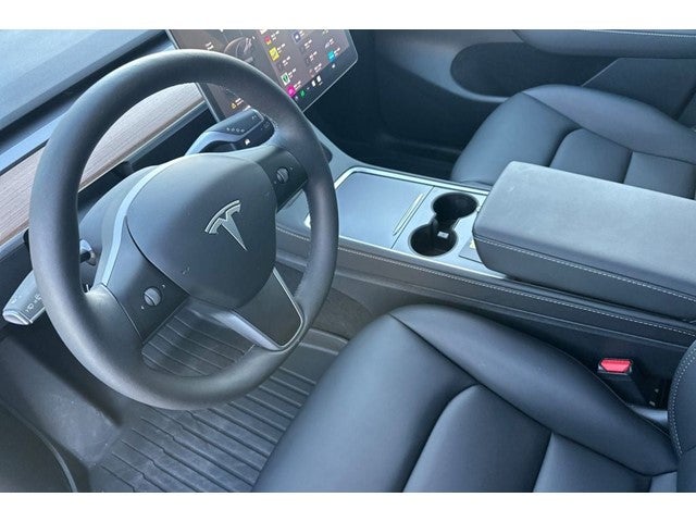 2025 Tesla Model Y Long Range