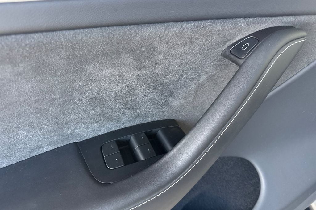 2024 Tesla Model Y Performance