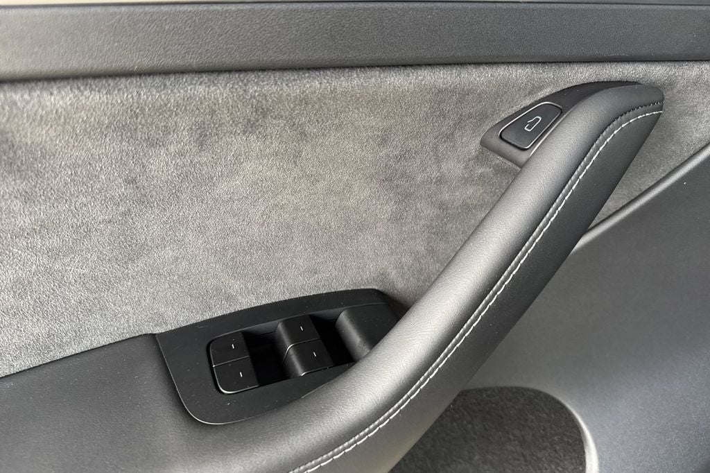 2025 Tesla Model Y Performance