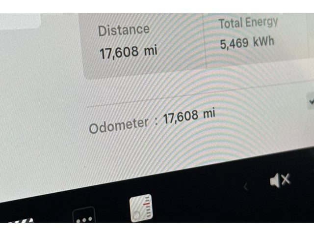 2025 Tesla Model Y Performance