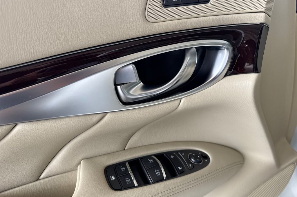 2017 INFINITI Q70 3.7 AWD