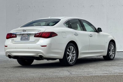 2017 INFINITI Q70 3.7 AWD