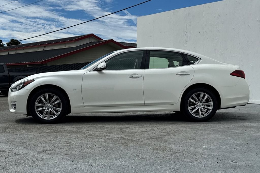 2017 INFINITI Q70 3.7 AWD