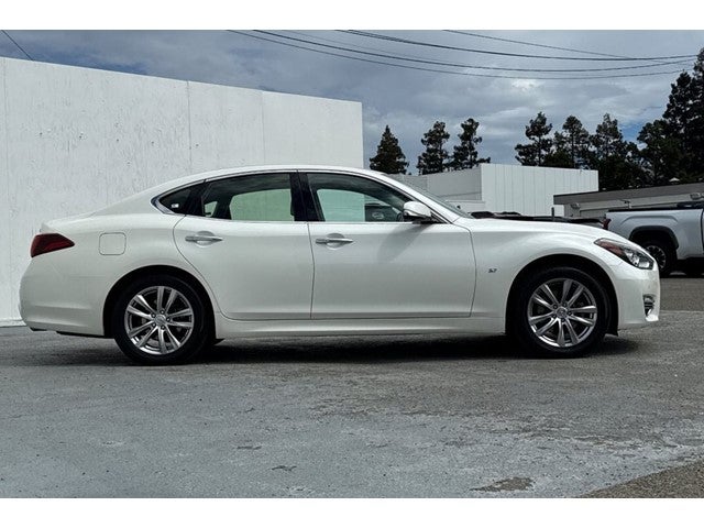 2017 INFINITI Q70 3.7 AWD