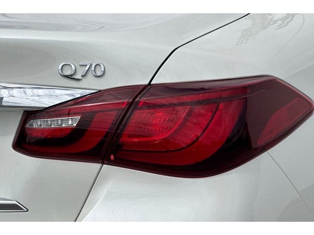 2017 INFINITI Q70 3.7 AWD