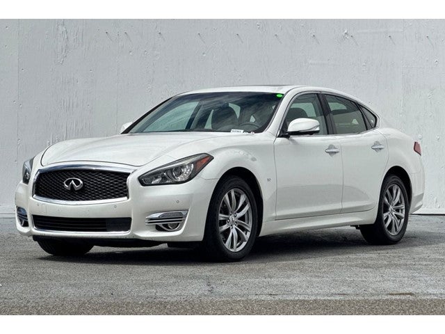 2017 INFINITI Q70 3.7 AWD