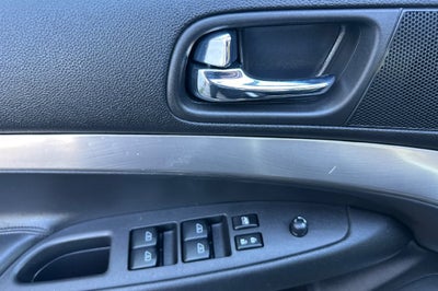 2015 INFINITI Q40 Base