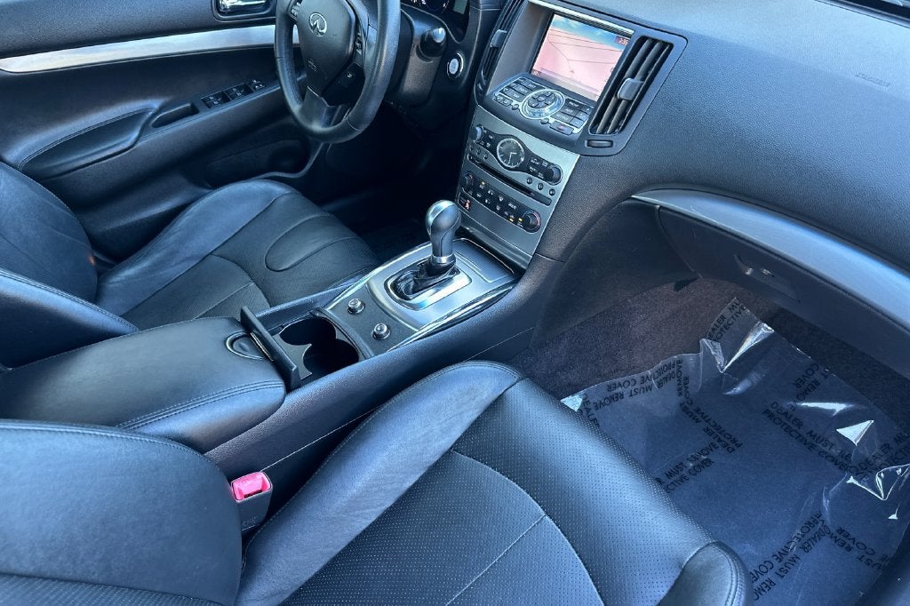 2015 INFINITI Q40 Base