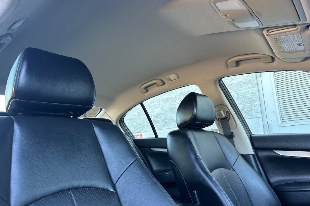 2015 INFINITI Q40 Base