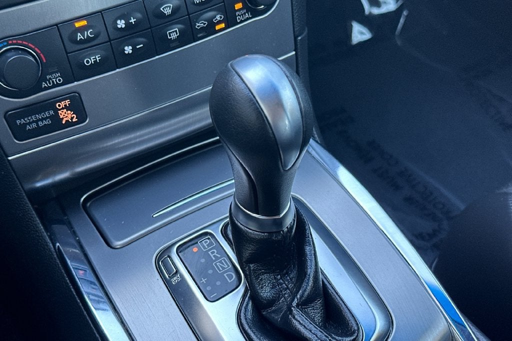 2015 INFINITI Q40 Base