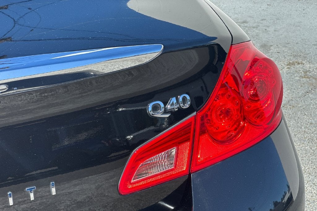 2015 INFINITI Q40 Base