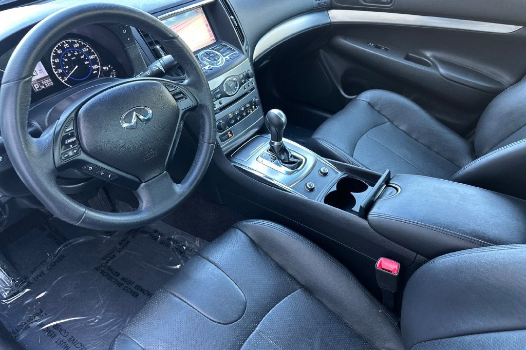 2015 INFINITI Q40 Base