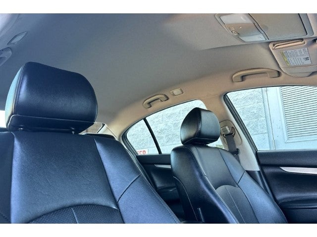 2015 INFINITI Q40 Base