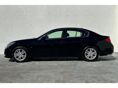 2015 INFINITI Q40 Base