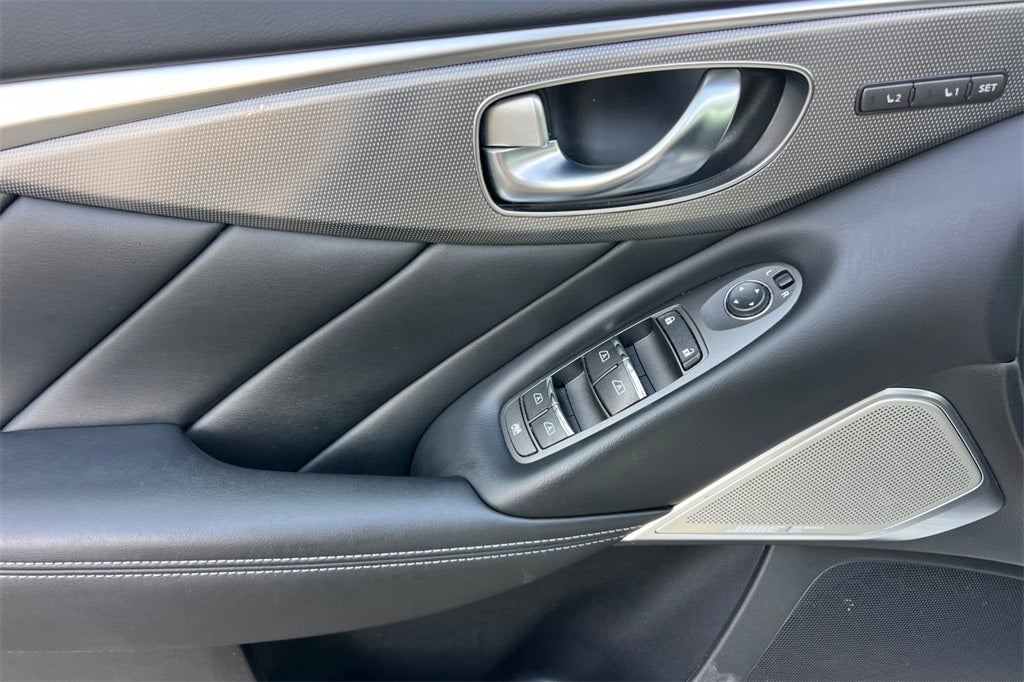 2017 INFINITI Q50 Premium