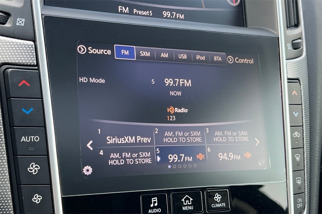 2017 INFINITI Q50 Premium