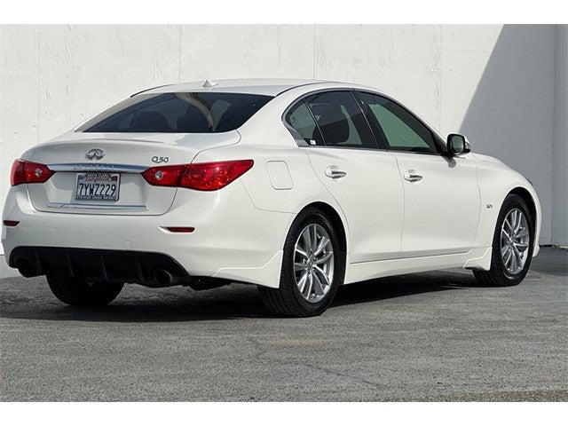 2017 INFINITI Q50 Premium