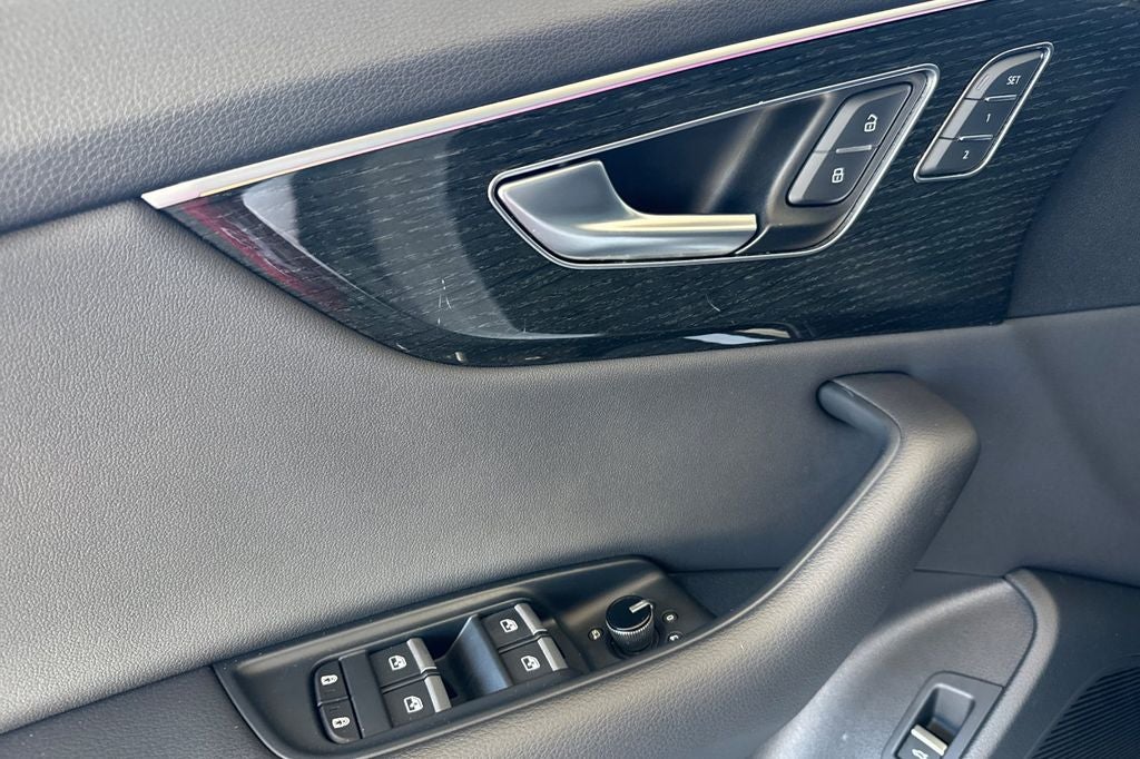 2020 Audi Q8 55 Premium Plus quattro