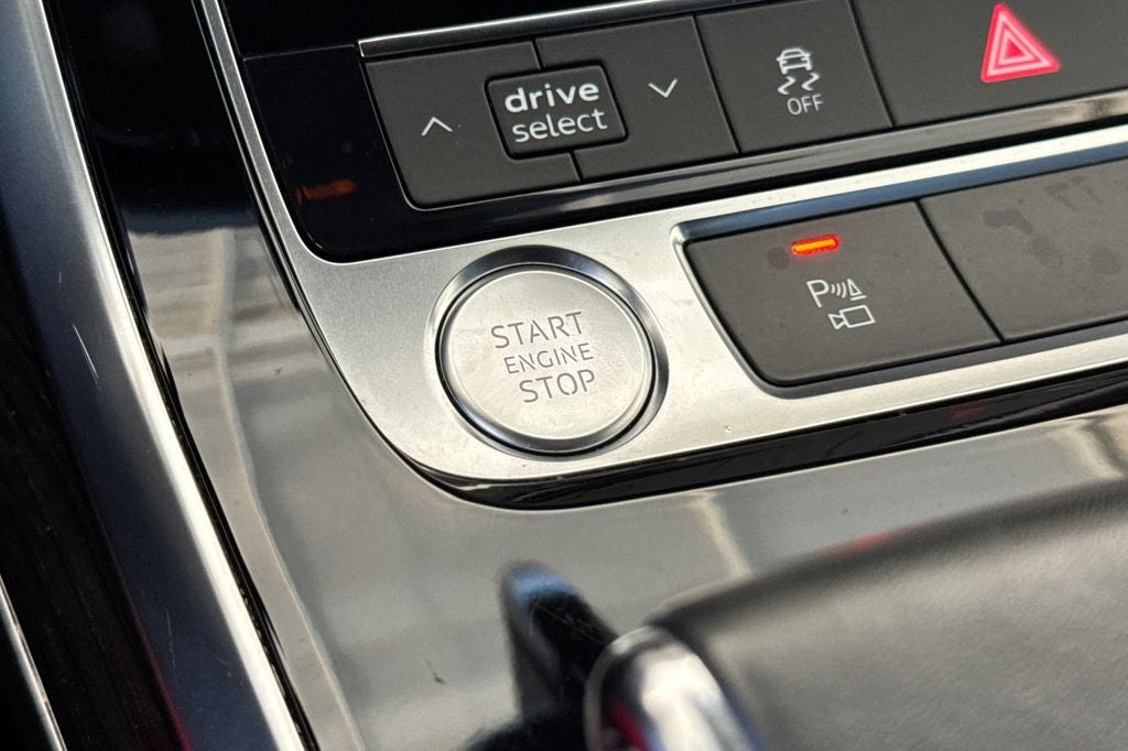 2020 Audi Q8 55 Premium Plus quattro