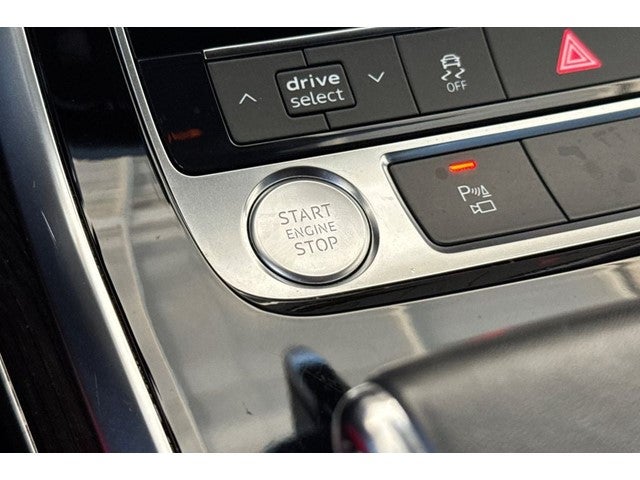 2020 Audi Q8 55 Premium Plus quattro