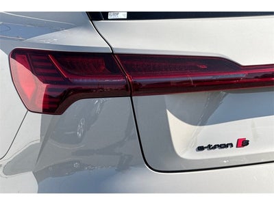 2022 Audi e-tron S Prestige quattro