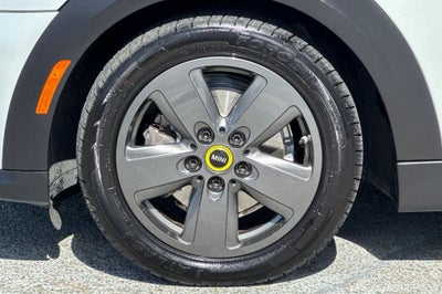 2023 MINI Cooper SE Electric .