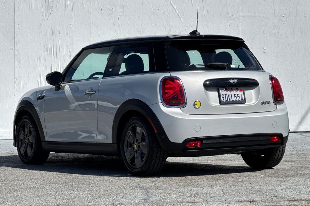 2023 MINI Cooper SE Electric .