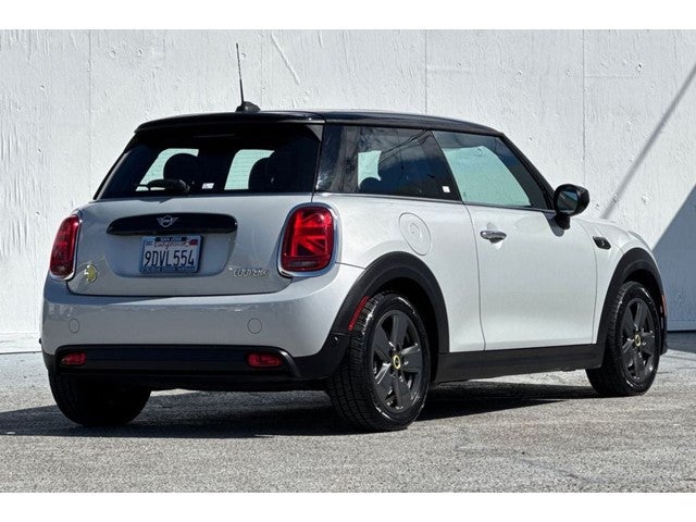 2023 MINI Cooper SE Electric .