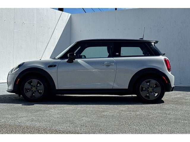 2023 MINI Cooper SE Electric .