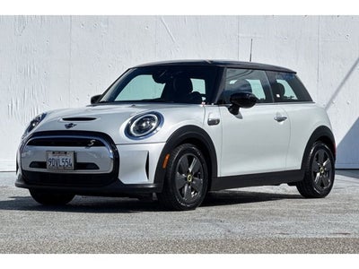 2023 MINI Cooper SE Electric .