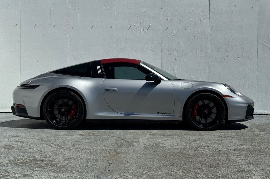 2025 Porsche 911 Targa 4 GTS