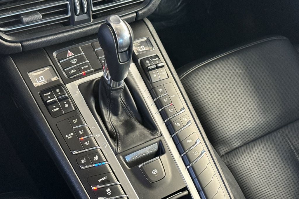 2021 Porsche Macan Base