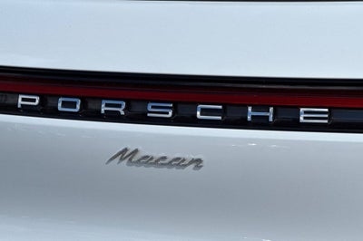 2021 Porsche Macan Base