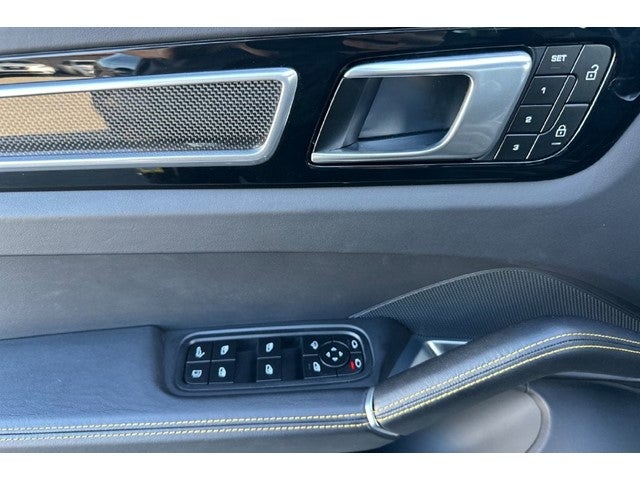 2023 Porsche Cayenne E-Hybrid Turbo S